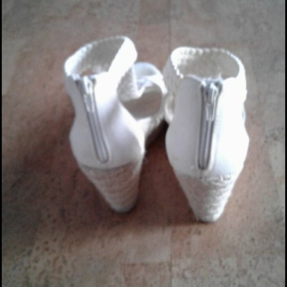 Ivory wedge sandals - Picture 2 of 5